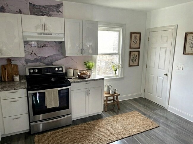 Building Photo - 49 Carpenter St