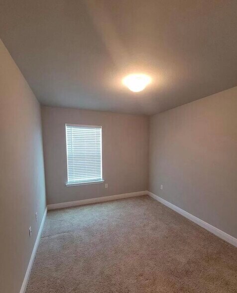 Building Photo - 5852 Callaway Cir