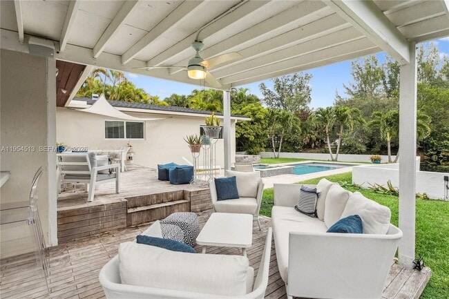 Building Photo - 13801 S Biscayne River Dr