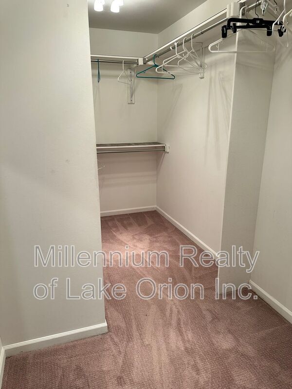 Building Photo - 3189 Silverbrook Dr