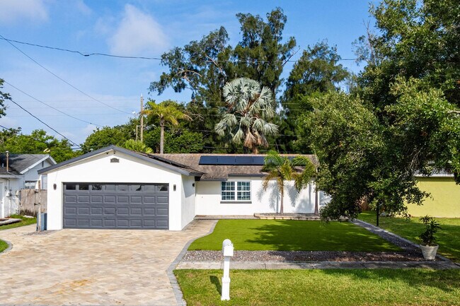 Building Photo - 10356 57th Way N