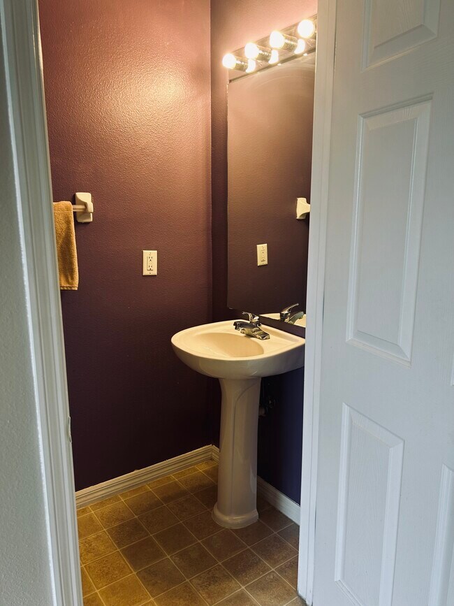 Building Photo - 10445 Heron Lake Dr