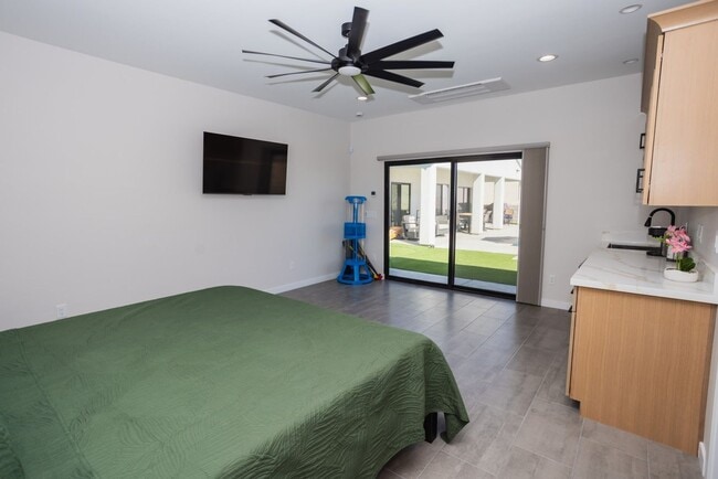 Building Photo - VR - 881 Pueblo Dr