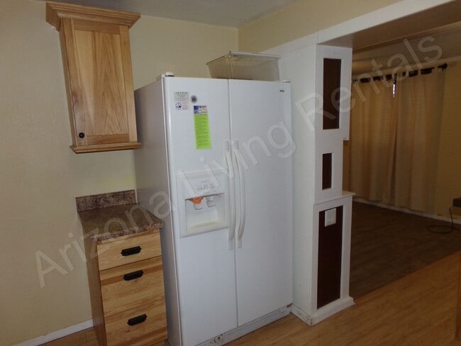 Building Photo - ADORABLE 2 BEDROOM 1 BATHROOM HOME