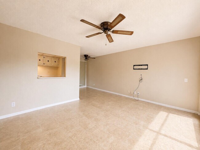 Building Photo - 555 Purdy Ln