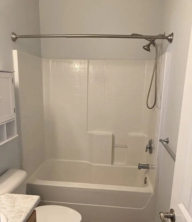 Building Photo - 129 Ridgewood Cir