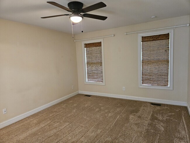 Building Photo - 550 Orchard Falls Dr