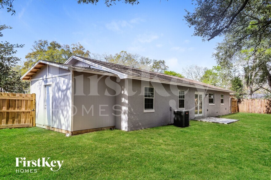 Building Photo - 8045 Lamb Ct