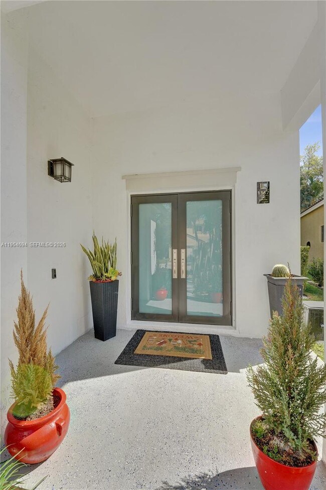 Building Photo - 1367 Camellia Cir