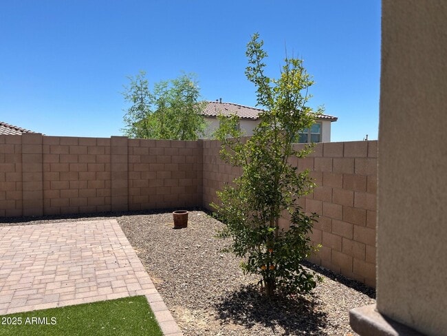 Building Photo - 6959 W Andrea Dr