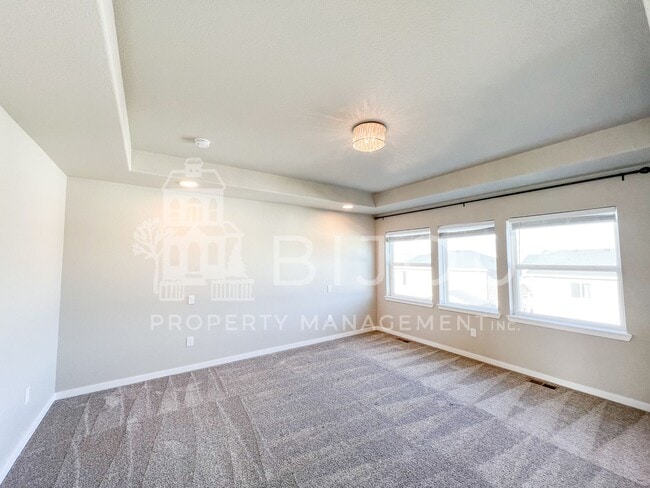 Building Photo - Gorgeous Home Located South by COS Airport