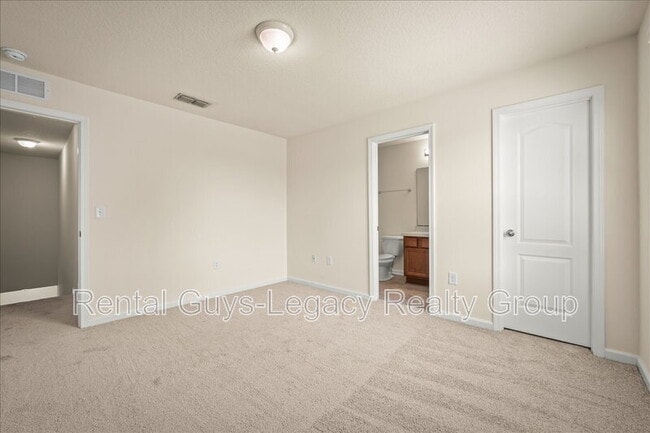 Building Photo - 51 Englewood Tr