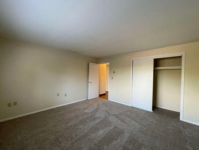 Building Photo - 99 Powers St