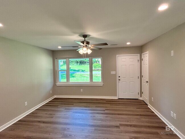 Building Photo - 208 Marcella Ave