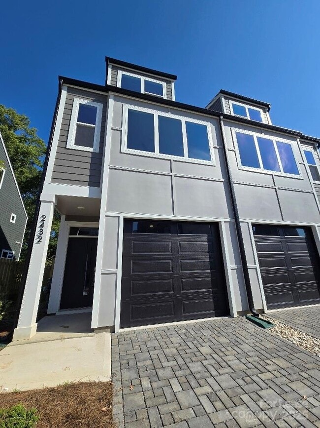 Building Photo - 2432 Arty Ave