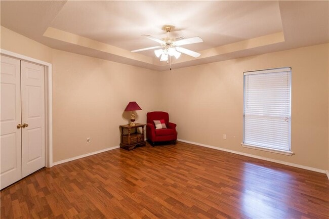 Building Photo - 319 Sondra Dr