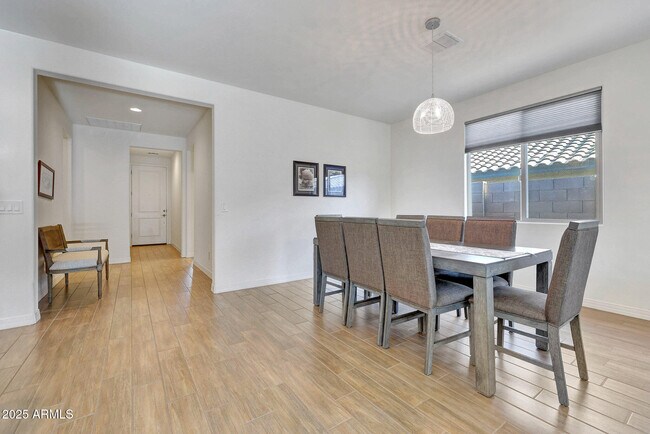 Building Photo - 8490 S 165th Dr