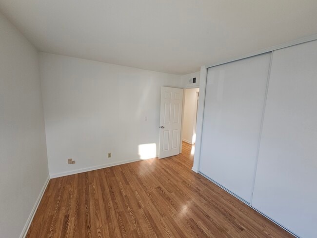 Building Photo - 7632 Amazon Dr