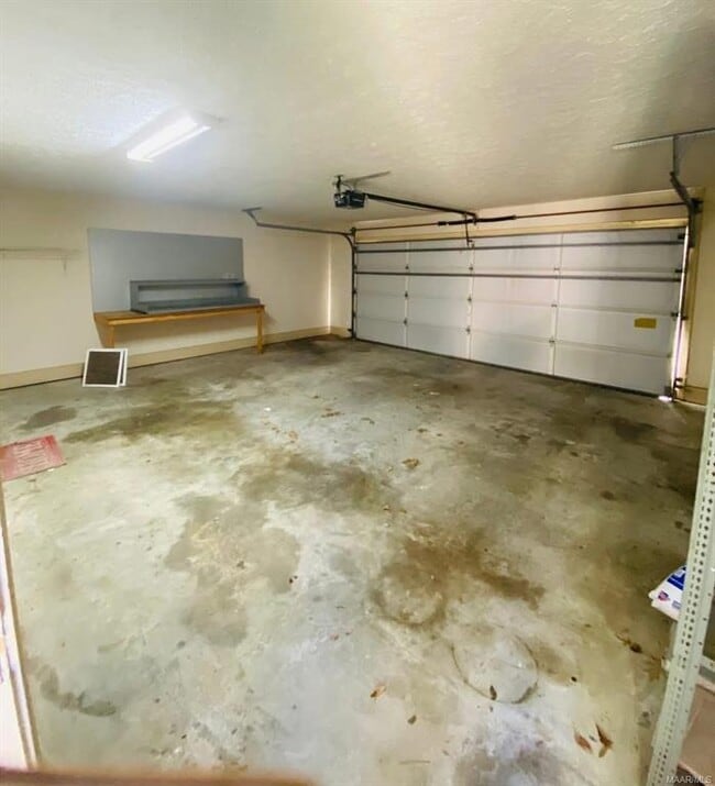 Building Photo - 1404 Prairie Ln