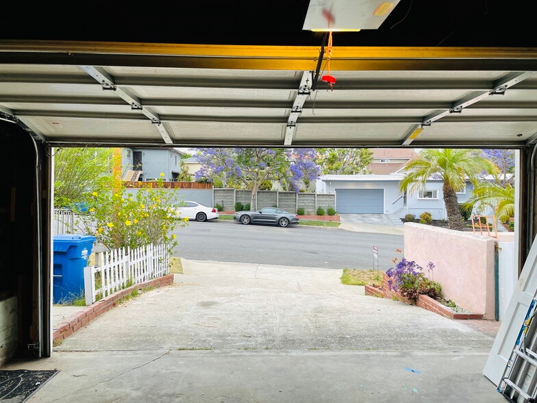 Building Photo - 6203 Condon Ave