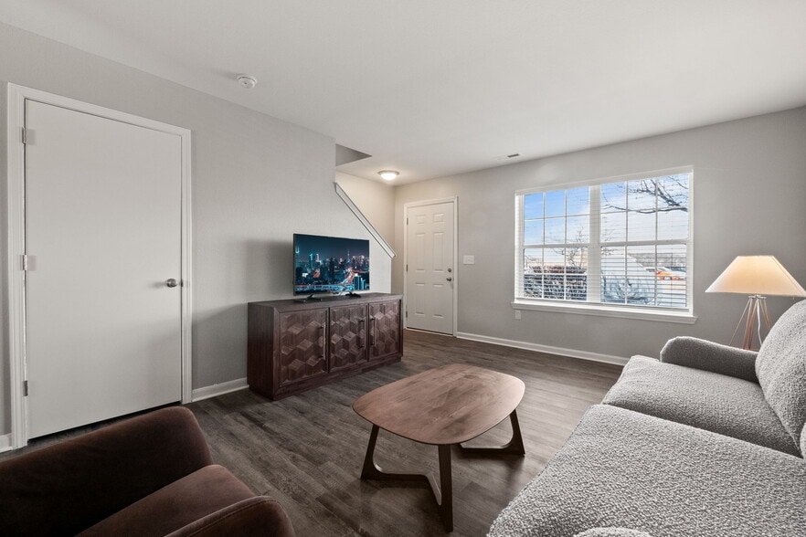 Building Photo - Landings at Cedar Creek