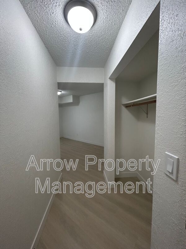 Building Photo - 205 E Arbor Ave