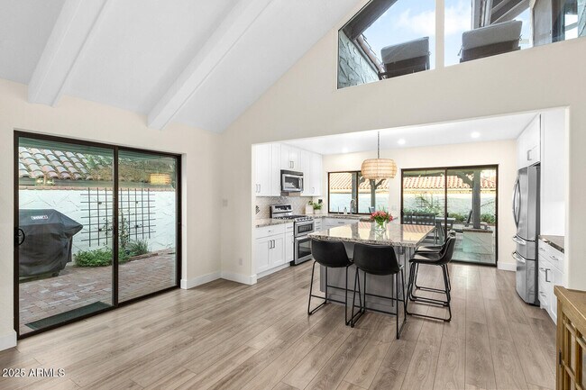 Building Photo - 5822 N Scottsdale Rd