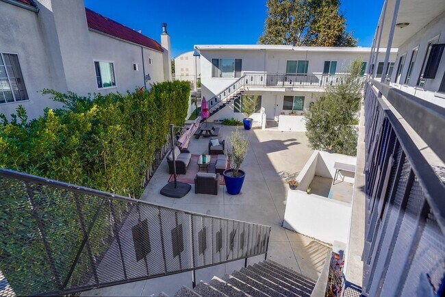 Air POV - 715 Marlborough Ave