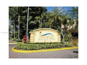 Building Photo - 9373 Fontainebleau Blvd