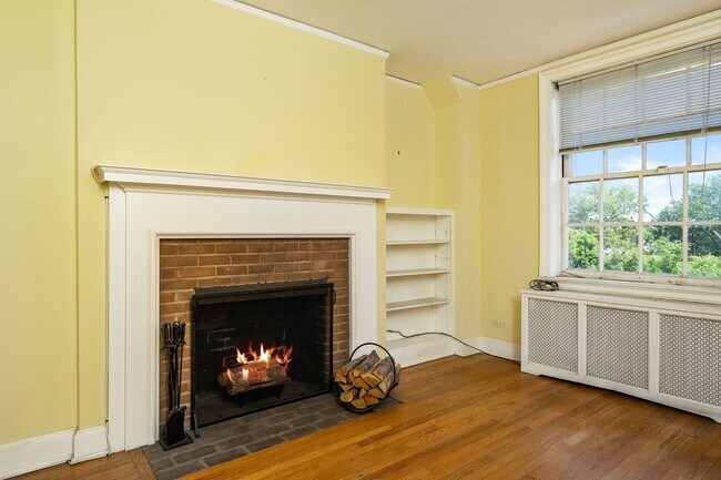 Building Photo - 44 Nassau St