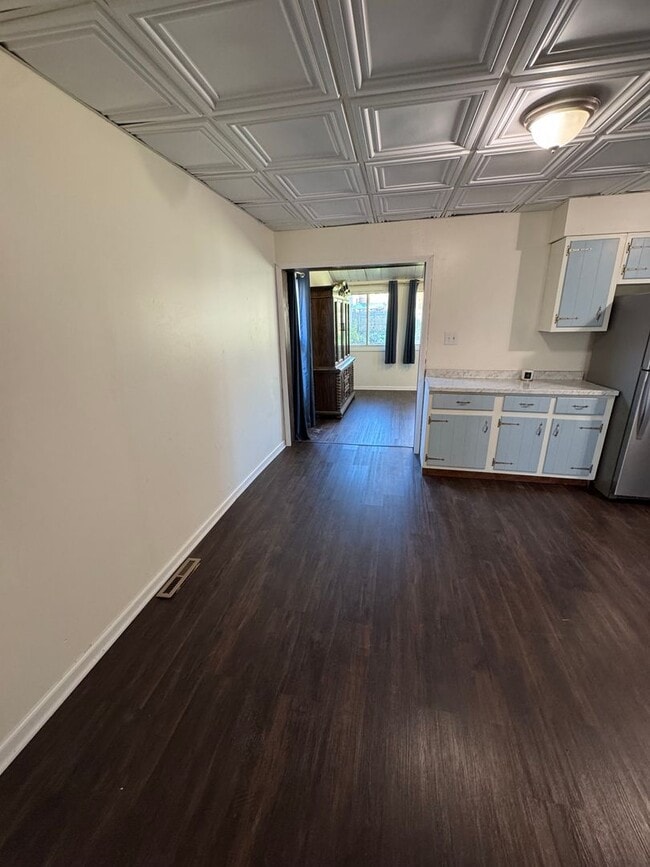 Building Photo - 3 Bedroom 1.5 Bath in Natrona Heights!