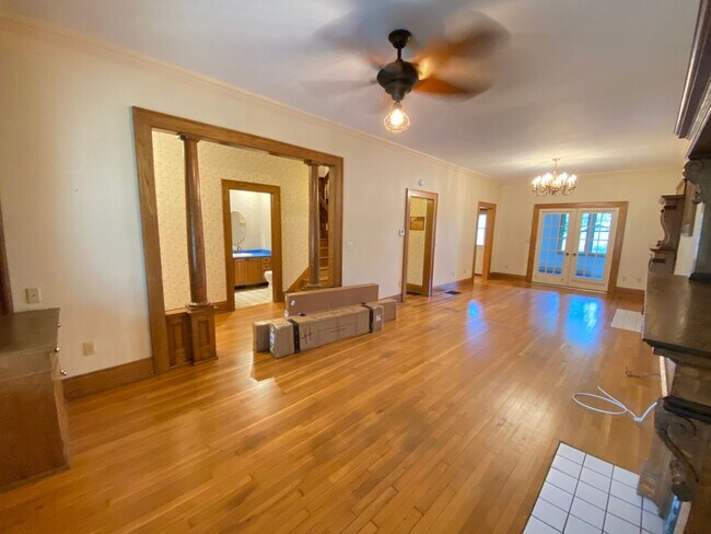 Building Photo - Rare Brick Single Family House On Goodale Park