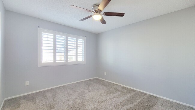 Building Photo - Townhome with two car garage! Community pool!