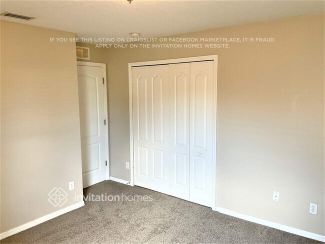 Building Photo - 930 Fairhaven St NE