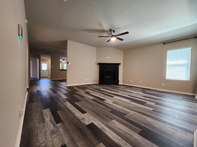 Building Photo - 4633 Stonehaven Dr