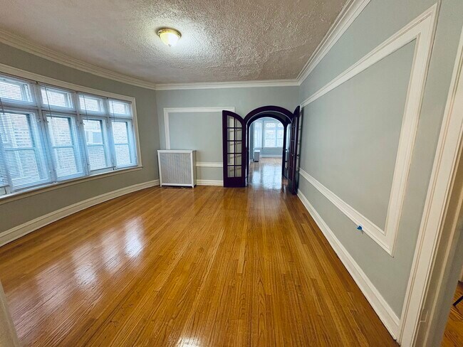 Building Photo - 8223 S May St