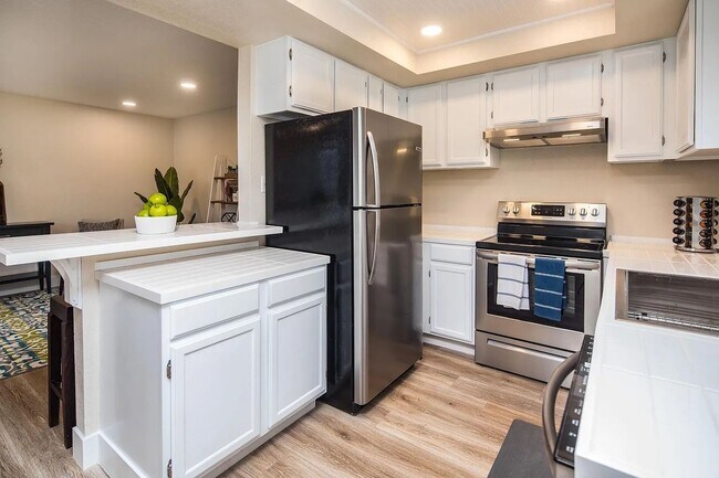 Building Photo - 3689 Grant Dr