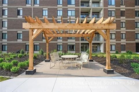 Building Photo - 7220 York Ave S