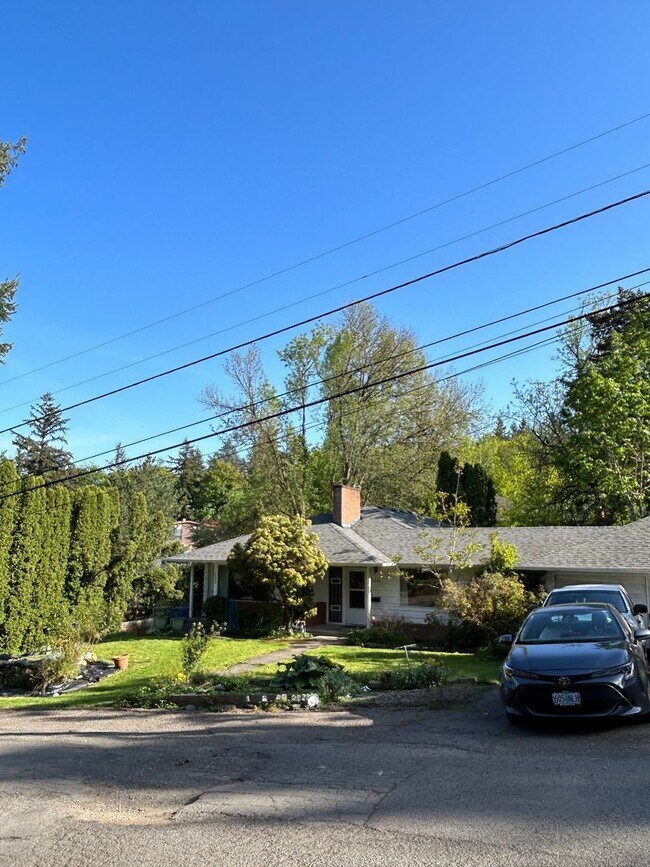 Building Photo - dege01