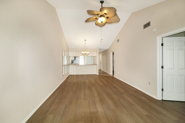Building Photo - 928 Capri Isles Blvd