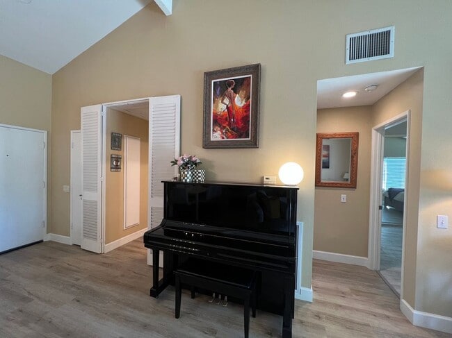 Building Photo - 5 Coldstream, 47