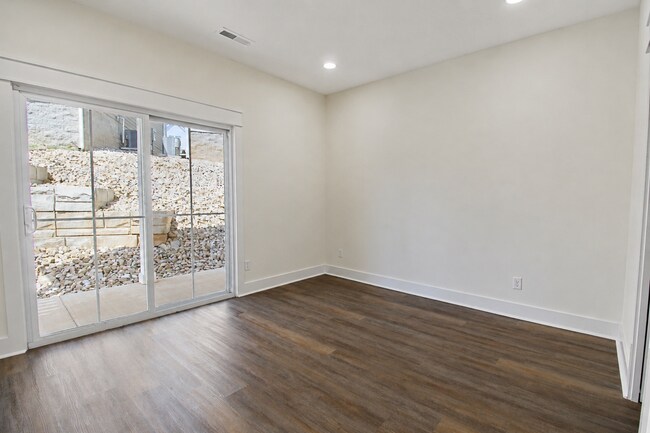 Building Photo - 1331 Belfair St