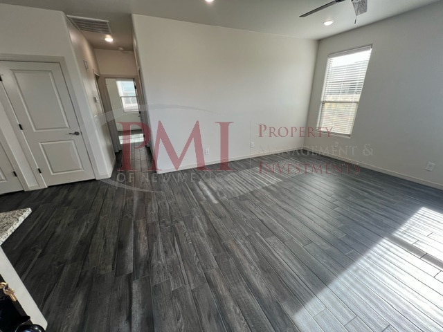 Building Photo - 5491 Ledesma Dr