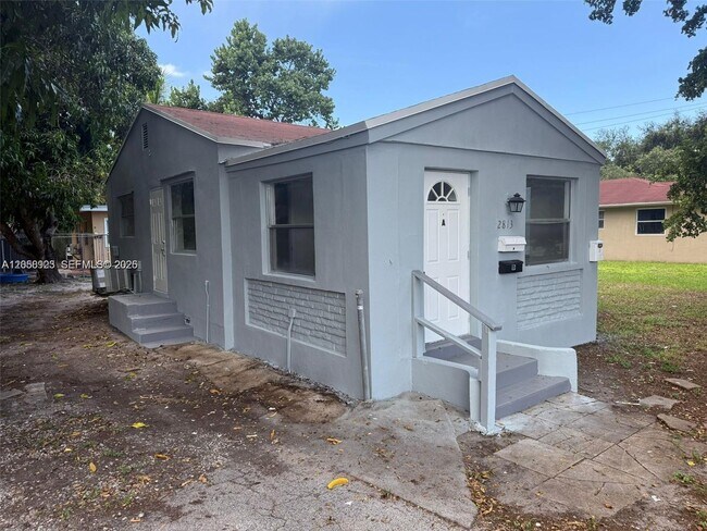 Building Photo - 2813 Dewey St