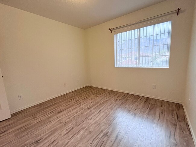 Building Photo - Spacious 4BR/3BA Two-Story Home Near Sabino Canyon