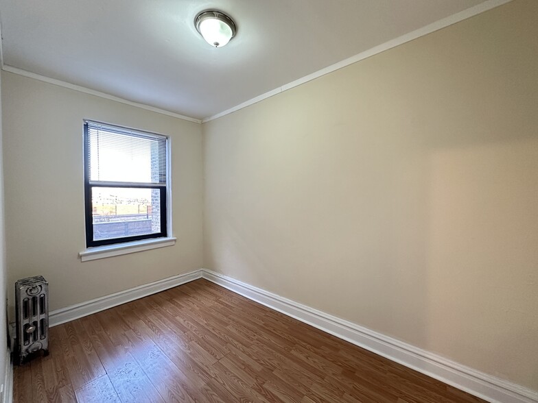 Building Photo - 4830 N Damen Ave