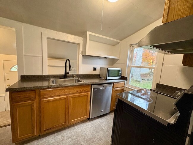 Building Photo - 2 Bedroom 1 Bathroom in Middletown!