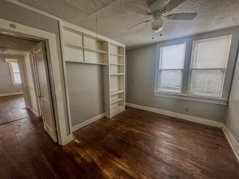 Building Photo - 1912 20th St