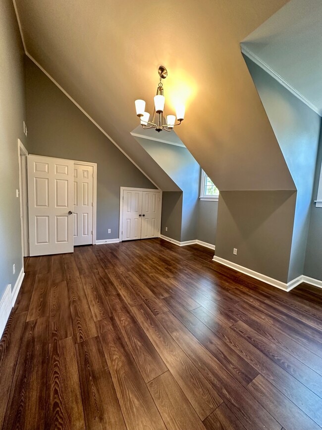 Building Photo - 1994 Peabody Ave