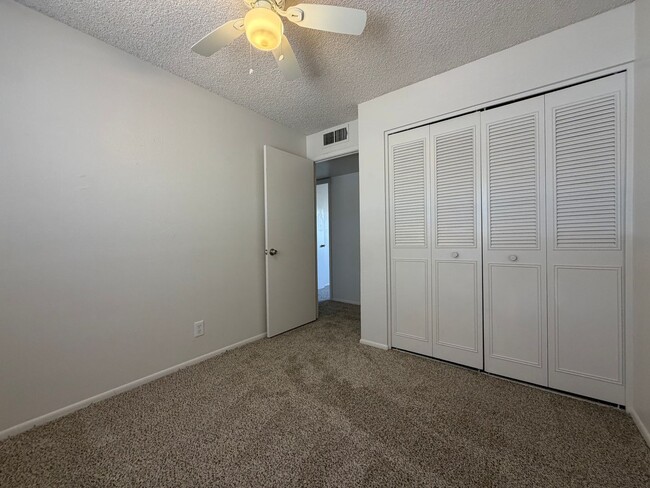 Building Photo - 3Bed 1 Bath Peoria House